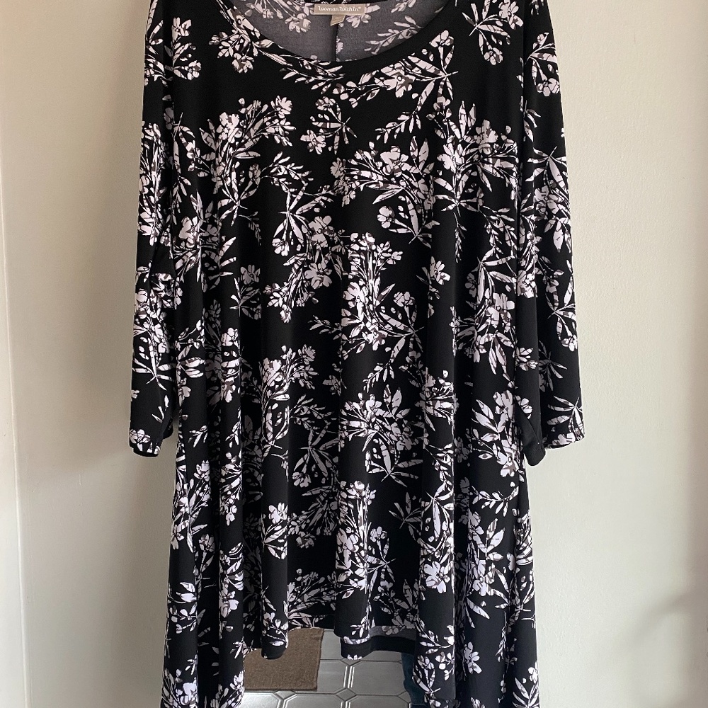 Women's Swing Tunic Top Size 3X -( 30/32)